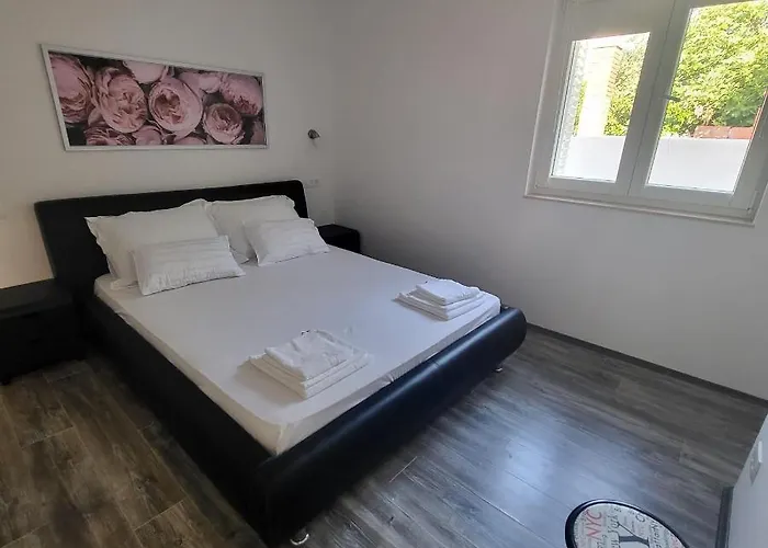 Jedro 100 M2 Gradac (Split-Dalmatia)